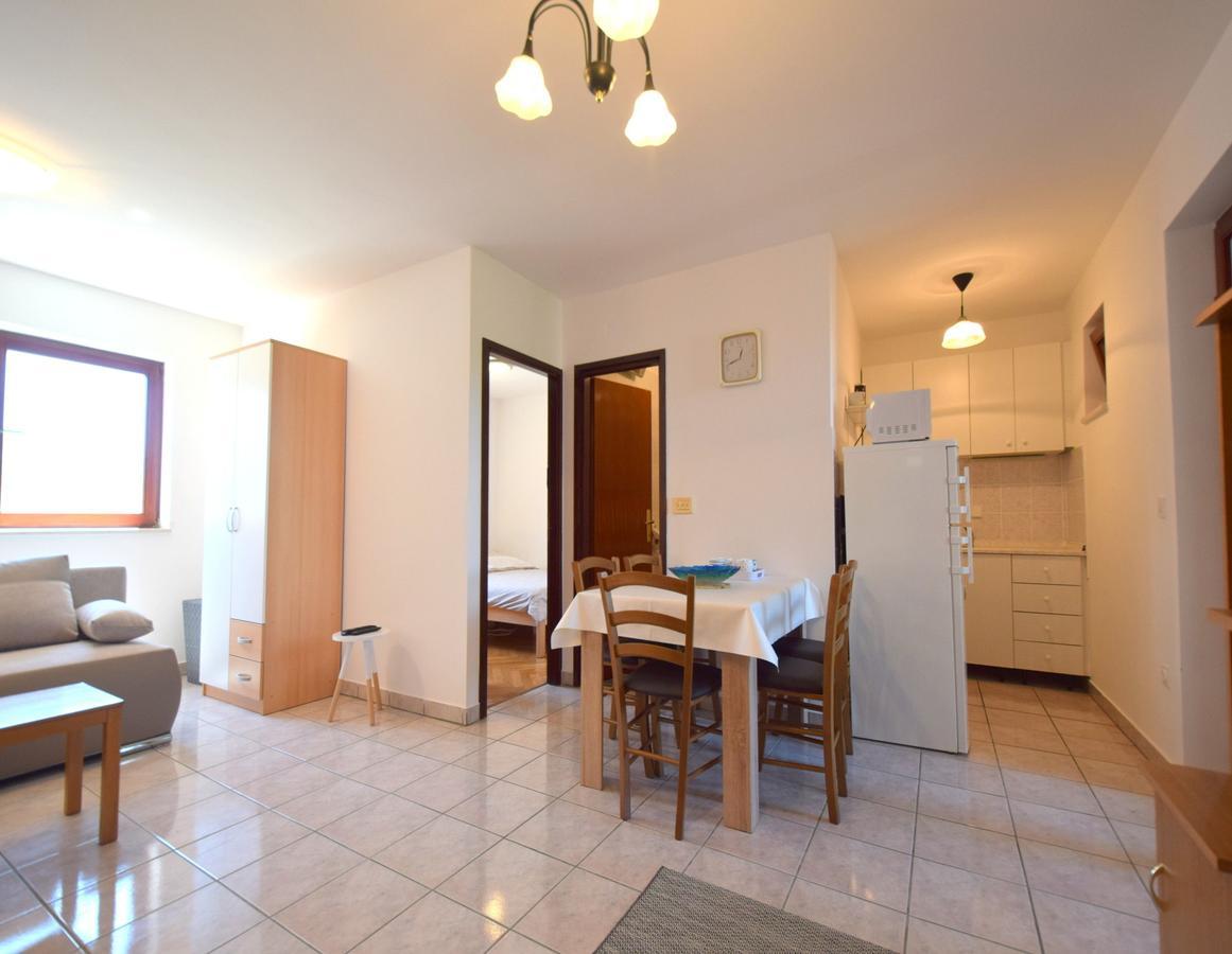 Apartment Ozren Малинська Екстер'єр фото