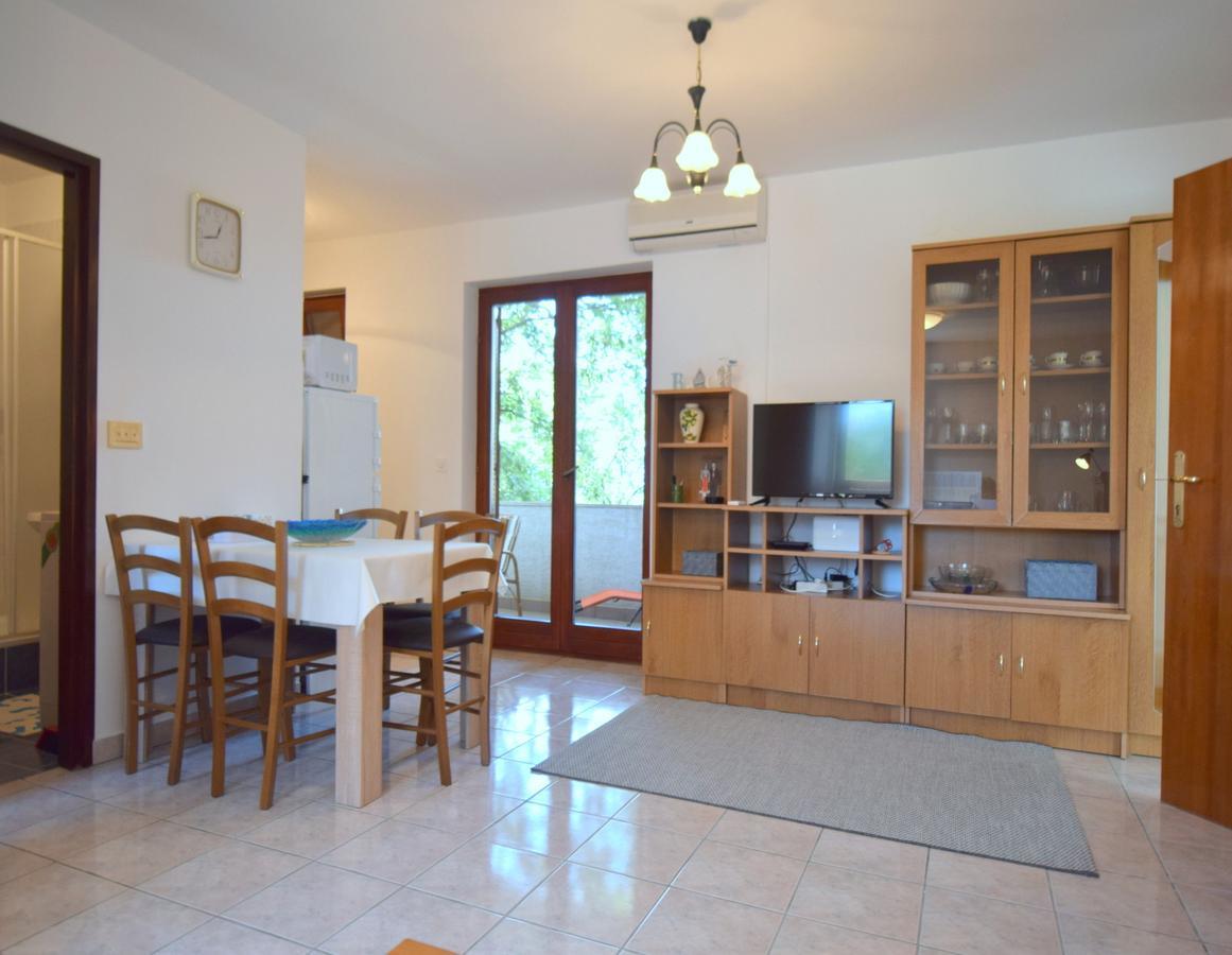 Apartment Ozren Малинська Екстер'єр фото